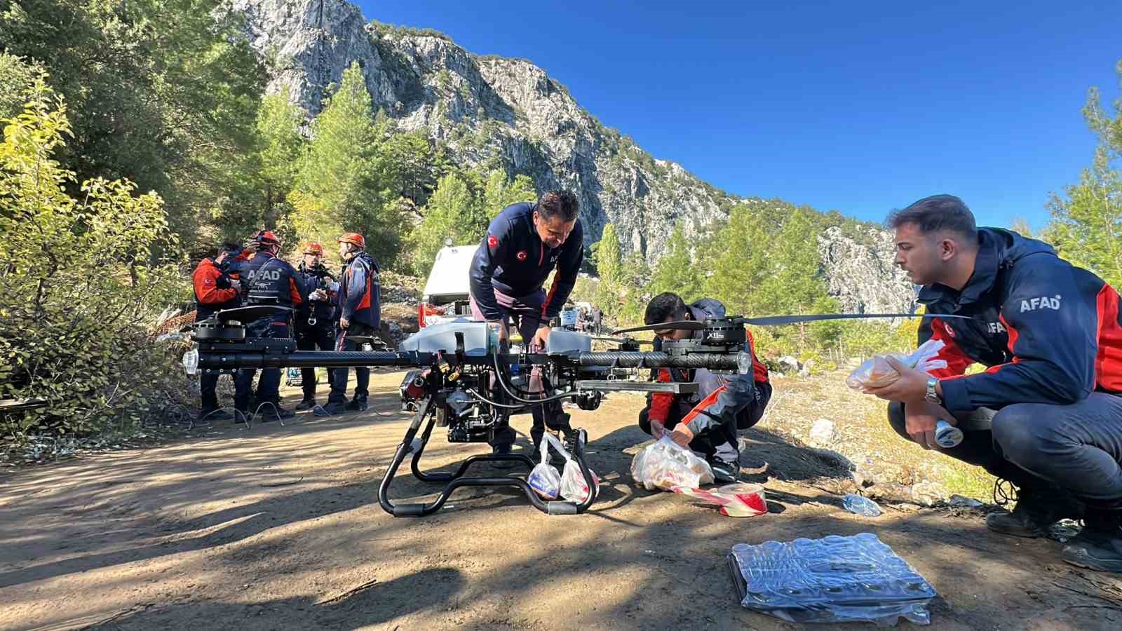Yazılı Kanyon’da mahsur kalanlar için dev milli dron ile erzak gönderiliyor
